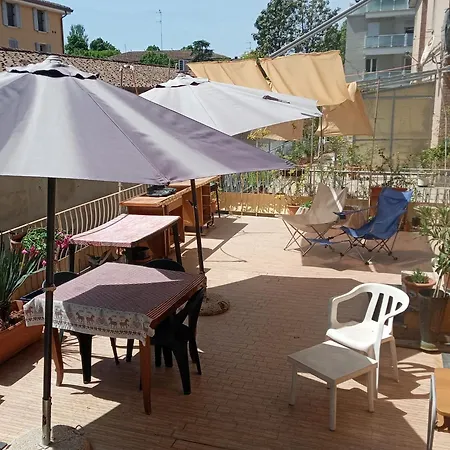 La Ospite